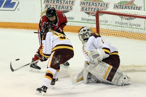 Minnesota Duluth senior goaltender Kayla Black (MHM Photo / Dave Harwig)